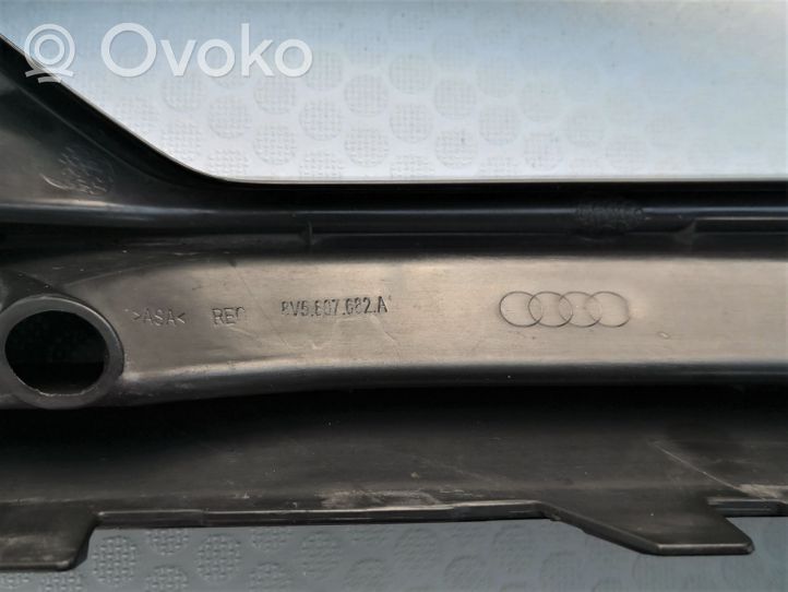 Audi A3 S3 8V Etupuskurin alempi jäähdytinsäleikkö 8V5807682A