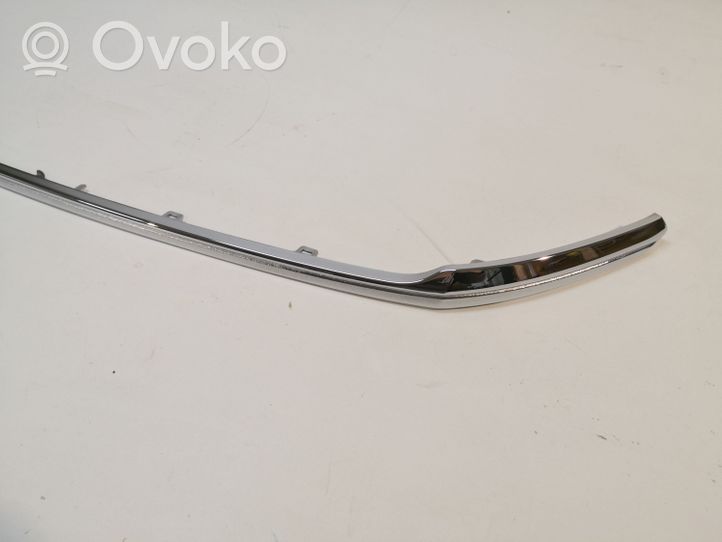 Toyota Hilux (AN120, AN130) Grille calandre supérieure de pare-chocs avant 531220K240