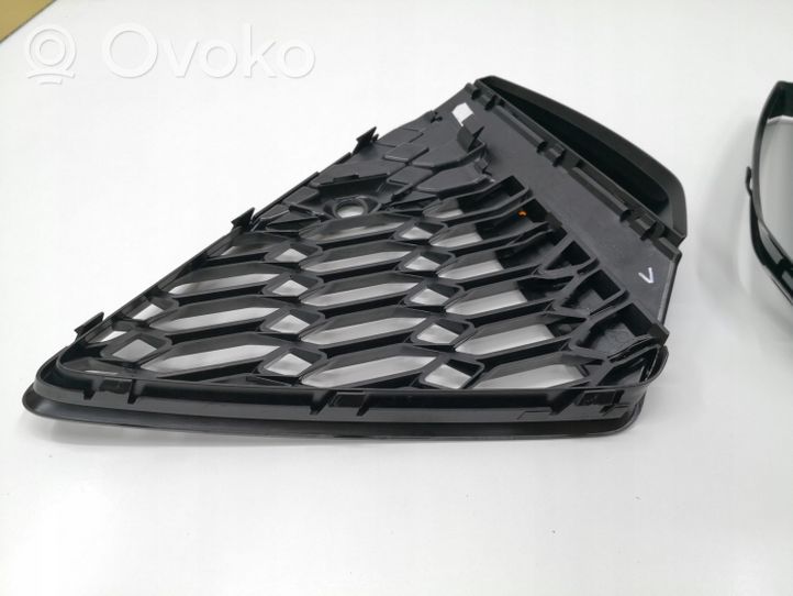 Audi RS6 C8 Grille inférieure de pare-chocs avant 4K8807681D