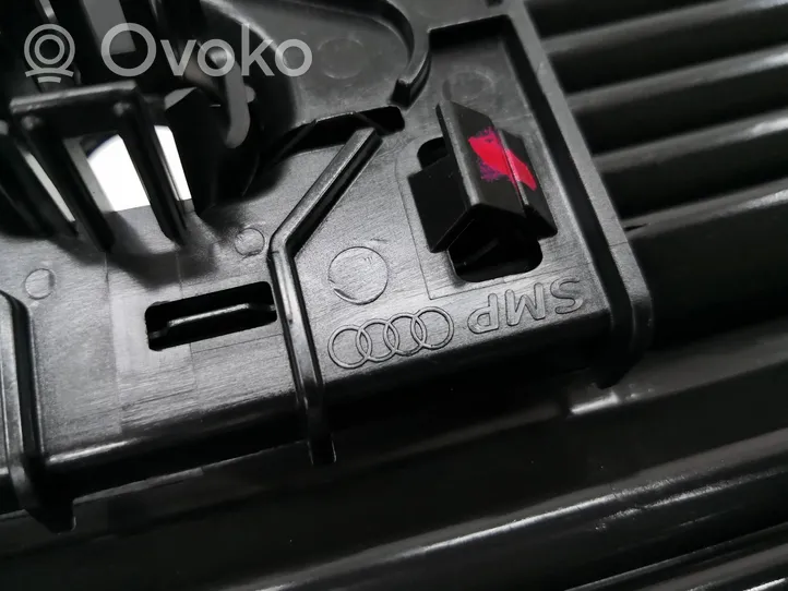 Audi Q3 8U Grille inférieure de pare-chocs avant 8U0807682G