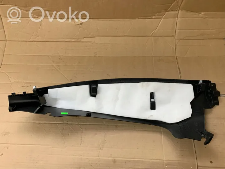 Volkswagen Golf VIII Altro elemento di rivestimento sottoporta/montante 5H6867766D