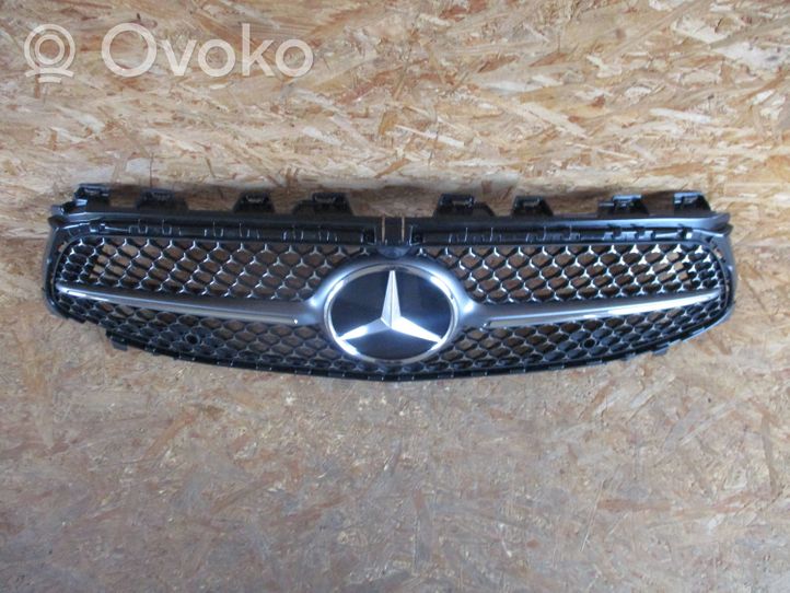 Mercedes-Benz CLA C118 X118 Grille calandre supérieure de pare-chocs avant A1188883800