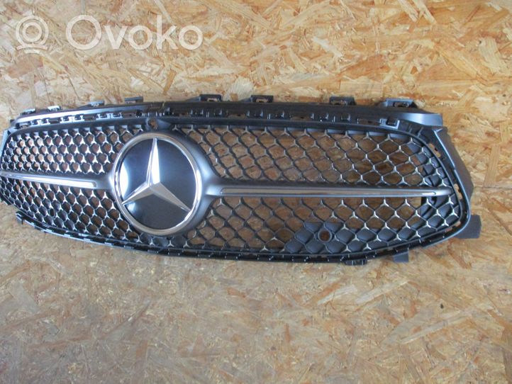 Mercedes-Benz CLA C118 X118 Grille calandre supérieure de pare-chocs avant A1188883800