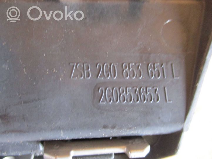 Volkswagen Polo VI AW Etupuskurin ylempi jäähdytinsäleikkö 2G0853651L