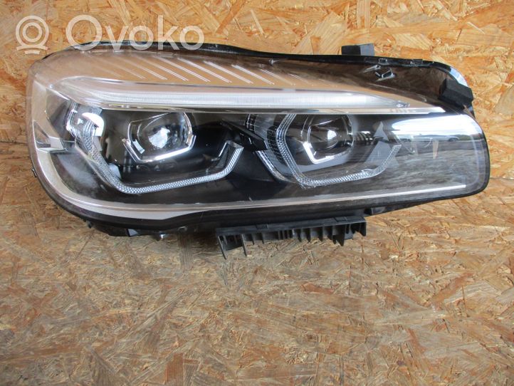 BMW 2 F46 Lampa przednia LE16A6381