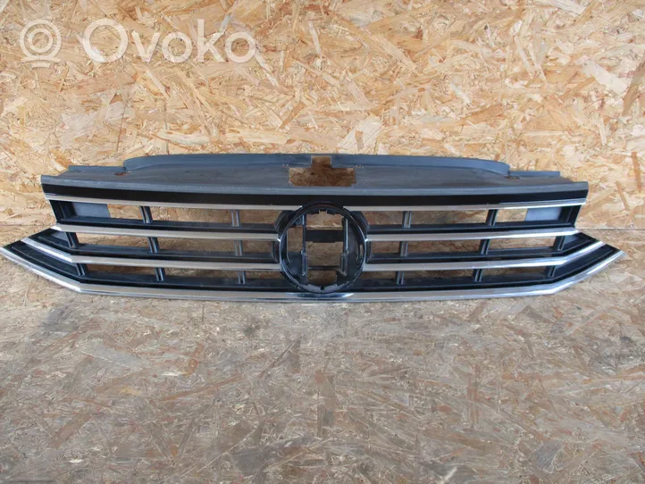 Volkswagen PASSAT B8 Maskownica / Grill / Atrapa górna chłodnicy 3G0853651BL