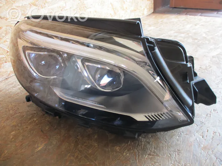 Mercedes-Benz GLE (W166 - C292) Lampa przednia A1669062203