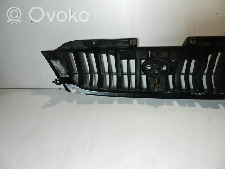 Daihatsu Terios Maskownica / Grill / Atrapa górna chłodnicy 