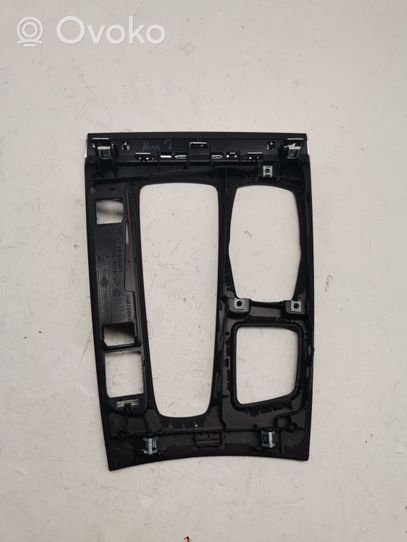 BMW X5M F85 Rivestimento in plastica cornice della leva del cambio 9252115