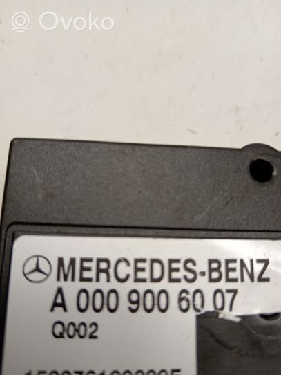 Mercedes-Benz GLC X253 C253 Degalų (kuro) siurblio valdymo blokas A0009006007
