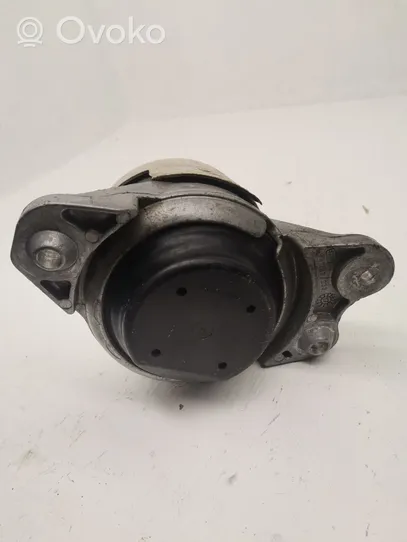 Mercedes-Benz C AMG W205 Dzinēja spilvens A2052404500