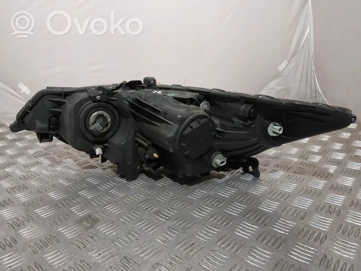 Honda Accord Lampa przednia P7530