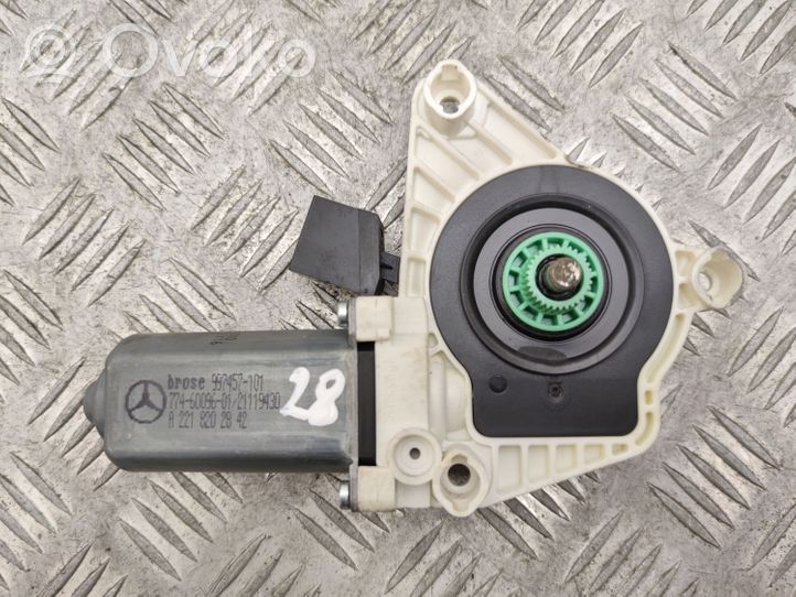 Mercedes-Benz S W221 Front door window regulator motor A2218202842