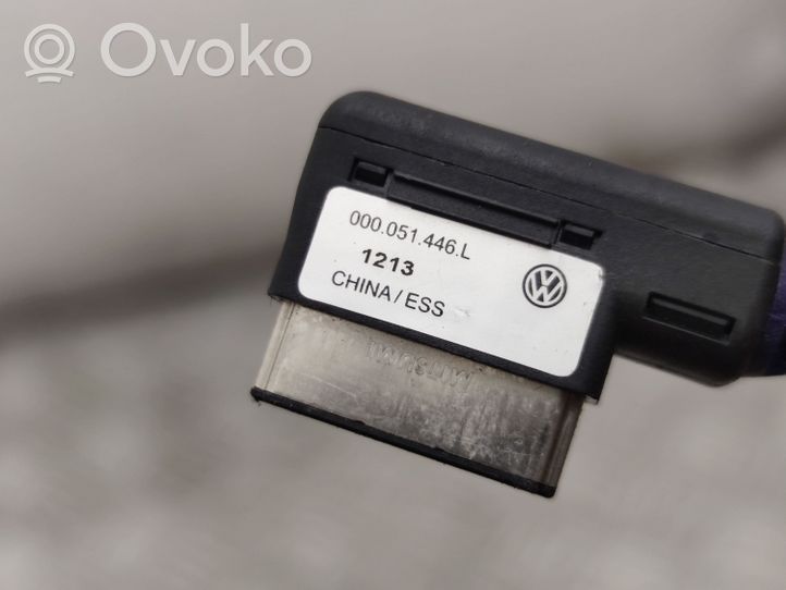 Volkswagen PASSAT CC Connettore plug in AUX 000051446L