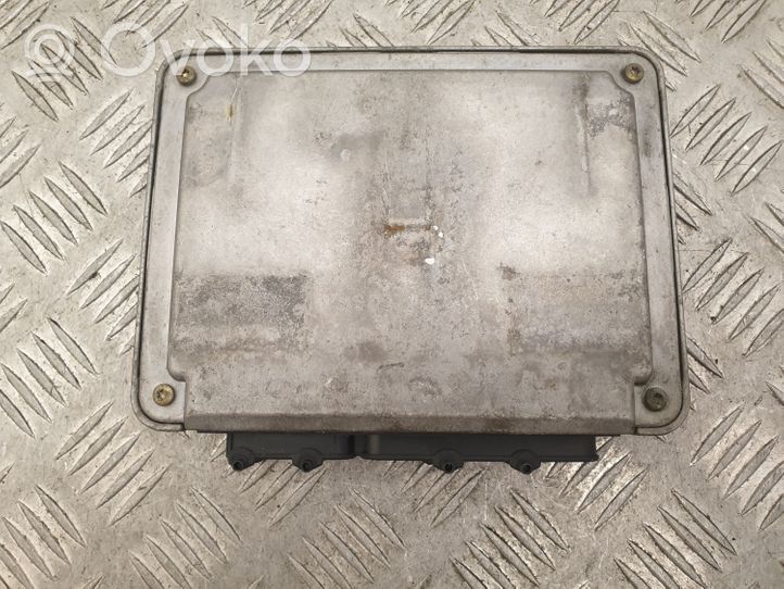 Volkswagen Bora Sterownik / Moduł ECU 071906018R