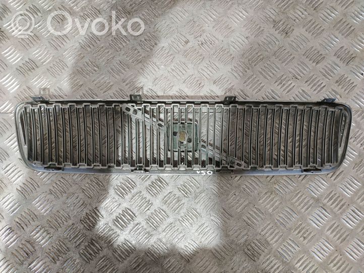 Volvo V50 Front bumper upper radiator grill 08678680