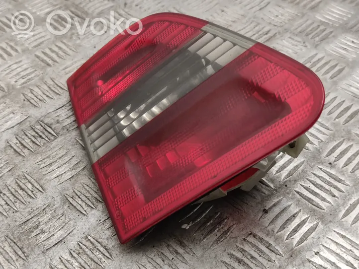 Mercedes-Benz B W245 Luci posteriori del portellone del bagagliaio A1698201564