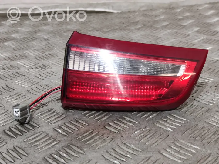 Volvo S60 Lampy tylnej klapy bagażnika 30796272