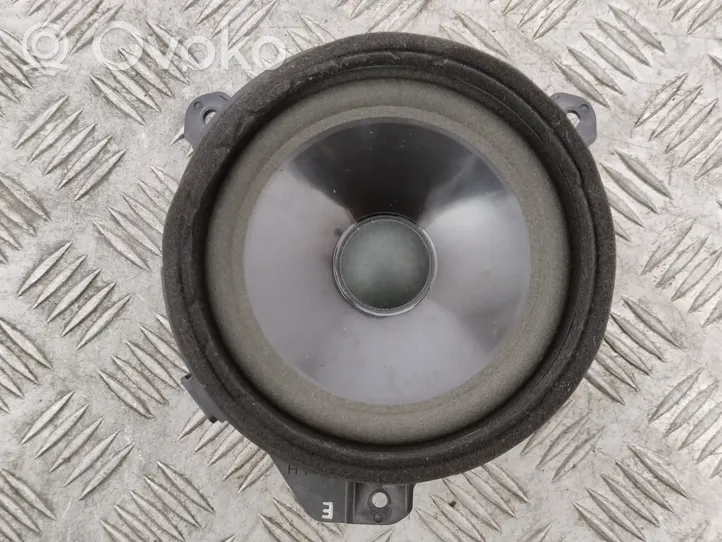 Subaru Outback Altavoz de la puerta delantera 86301AJ020