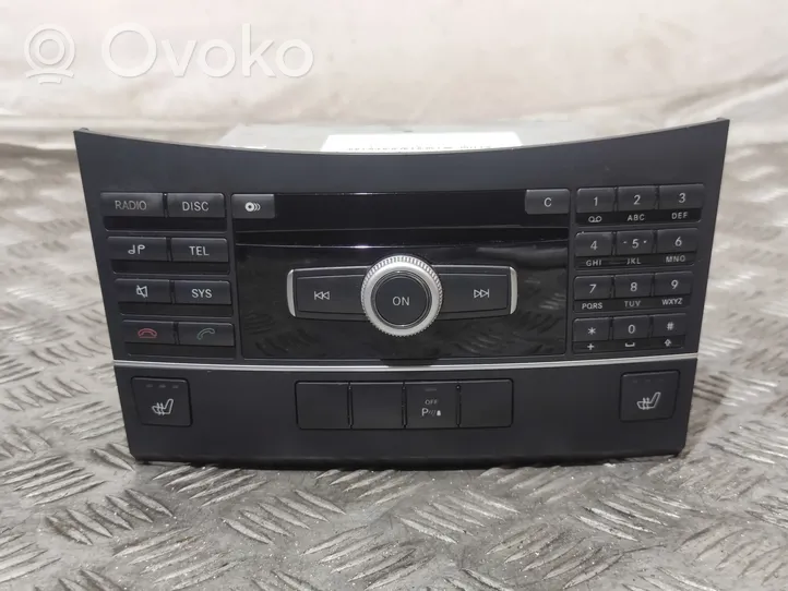 Mercedes-Benz E A207 Panel / Radioodtwarzacz CD/DVD/GPS A2129060301