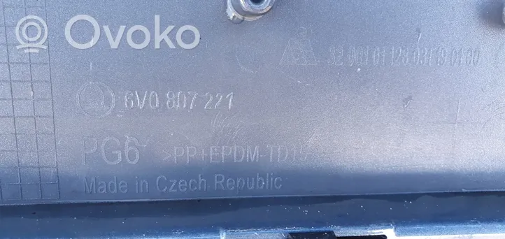 Skoda Fabia Mk3 (NJ) Zderzak przedni 6V0807221