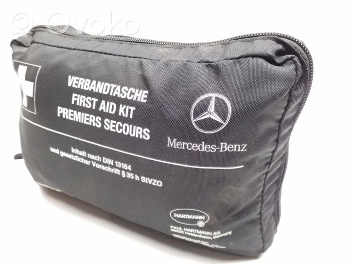 Mercedes-Benz E W212 Apteczka pierwszej pomocy A1698600150