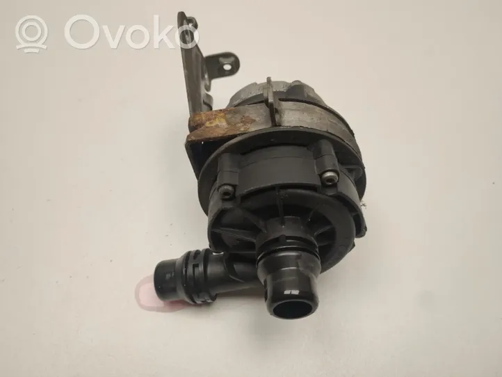 Mercedes-Benz C W205 Pompe à eau de liquide de refroidissement A0005002686