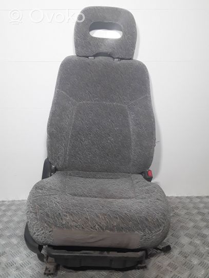Mitsubishi Pajero Fotel przedni pasażera 