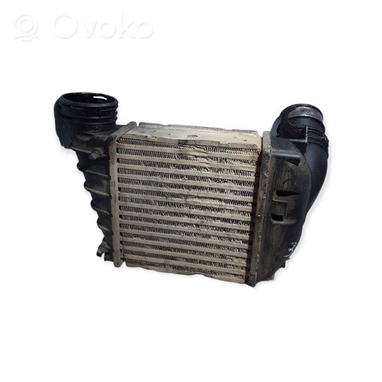 Volkswagen Golf IV Guía de aire del intercooler 1j0145603k