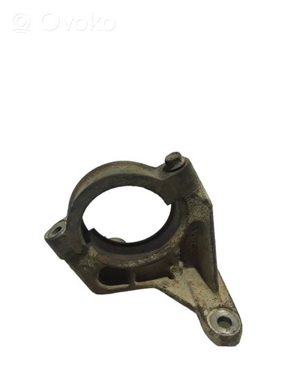 Volvo S60 Staffa del cuscinetto di supporto dell’albero di trasmissione 9143465