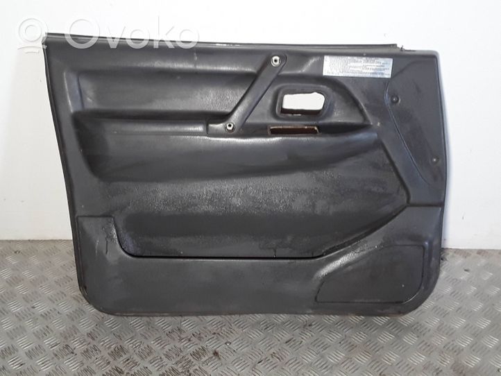 Mitsubishi Pajero Rivestimento del pannello della portiera anteriore 