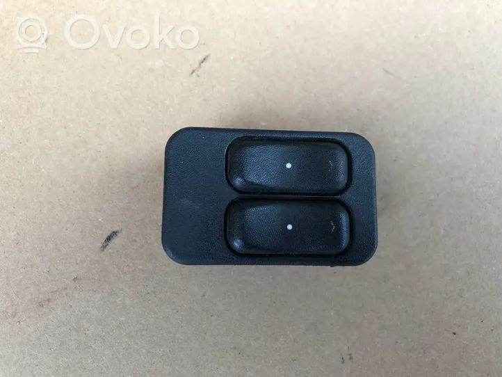 Opel Corsa C Electric window control switch 24409205