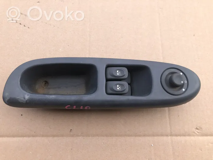 Renault Clio II Przyciski szyb 7700845735