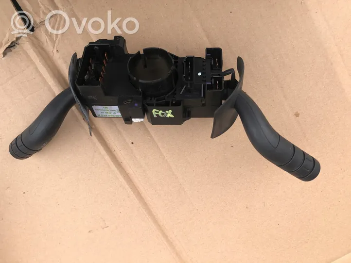 Volkswagen Fox Leva/interruttore dell’indicatore di direzione e tergicristallo 5Z0953513A