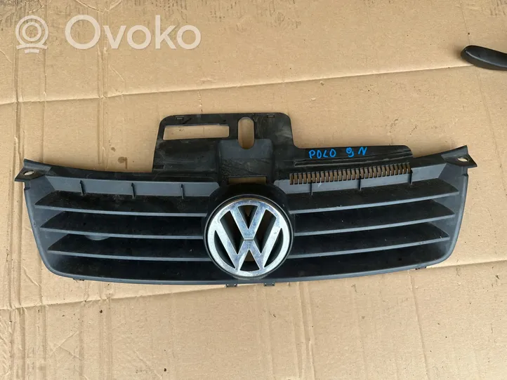 Volkswagen Polo Griglia superiore del radiatore paraurti anteriore 6Q0853651C