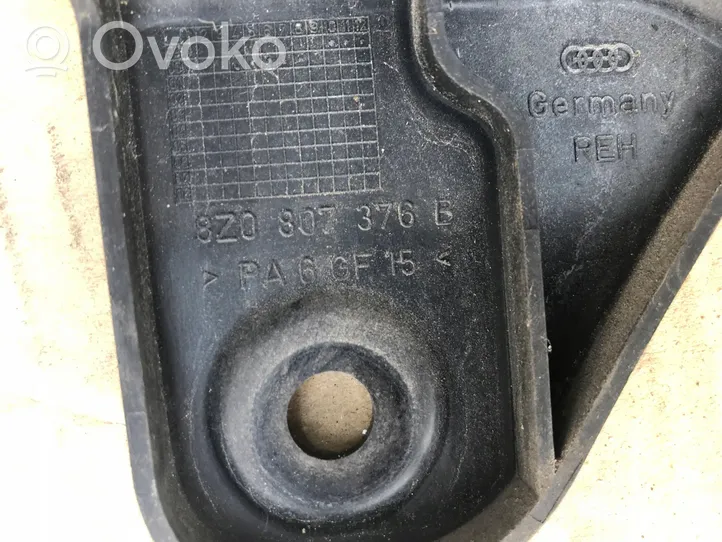 Audi A2 Takapuskurin kannake 8Z0807376B