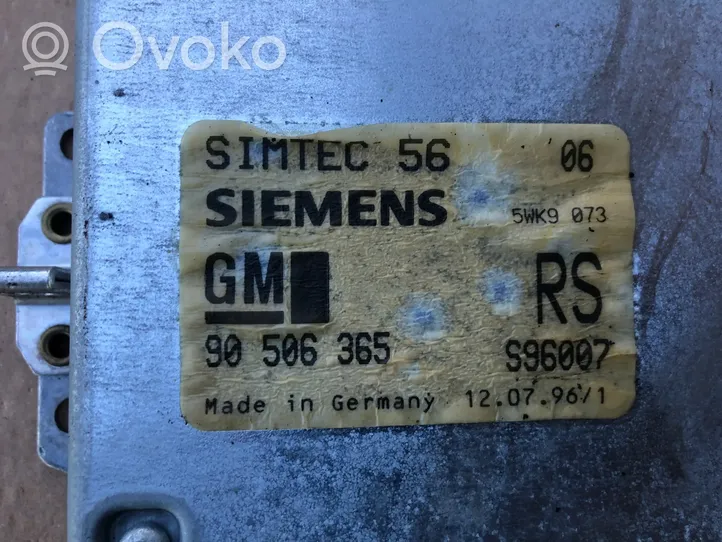 Opel Vectra B Sterownik / Moduł ECU 90506365