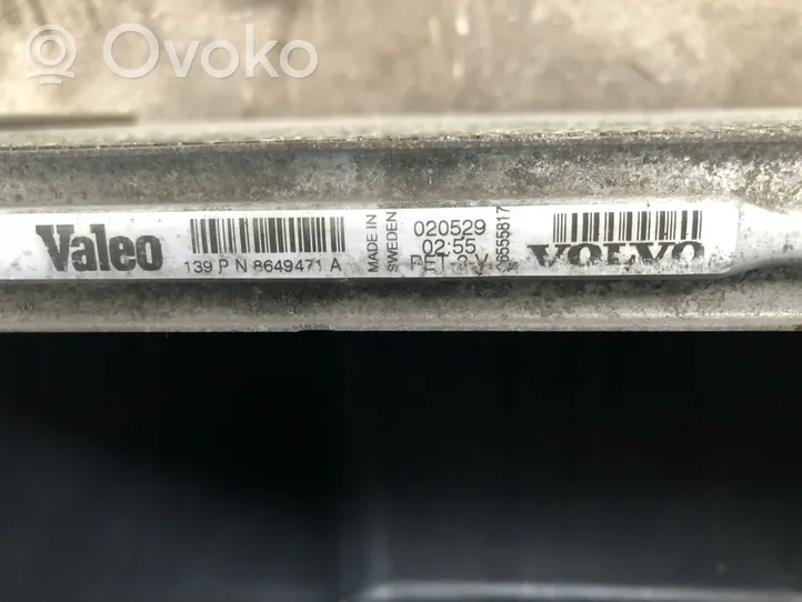 Volvo V70 Välijäähdyttimen jäähdytin 8649471