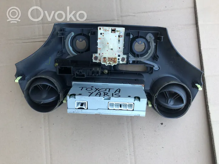 Toyota Yaris Oro kondicionieriaus/ klimato/ pečiuko valdymo blokas (salone) 8611052020B0