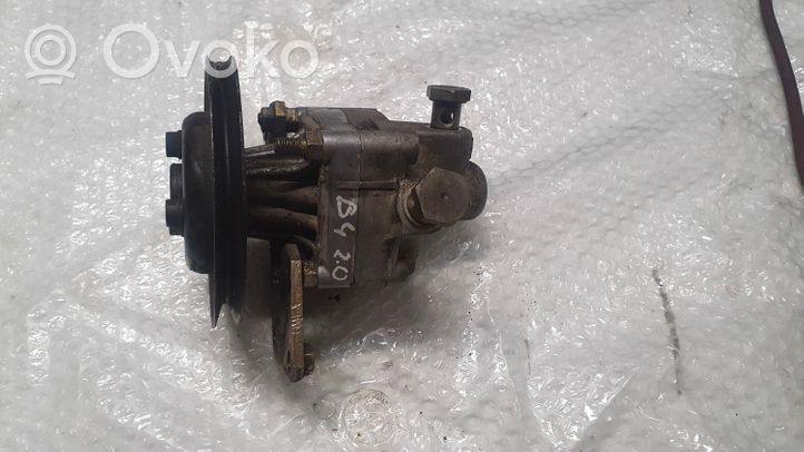 Audi 80 90 S2 B4 Ohjaustehostimen pumppu 050145155A