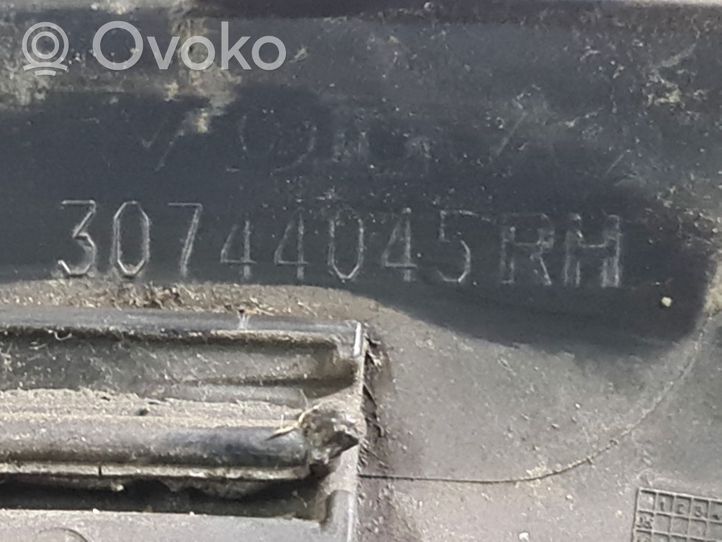 Volvo C30 Listwa tylnego błotnika 30744045