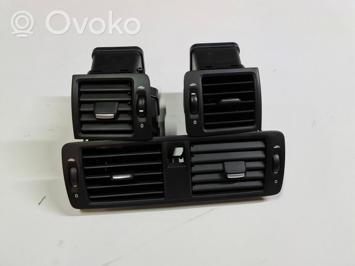 Volvo C30 Dash center air vent grill 39888287