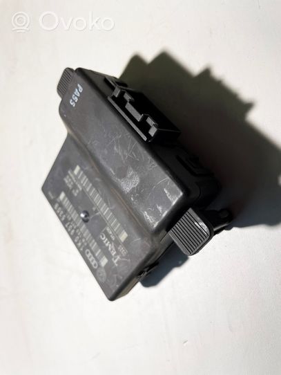 Audi A3 S3 8P Gateway control module 1K0907530B