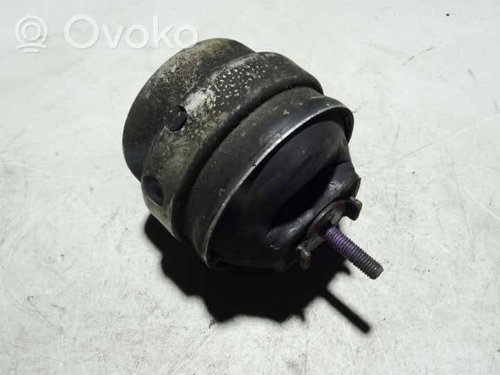 Audi A4 S4 B7 8E 8H Supporto di montaggio del motore 8E0199382K