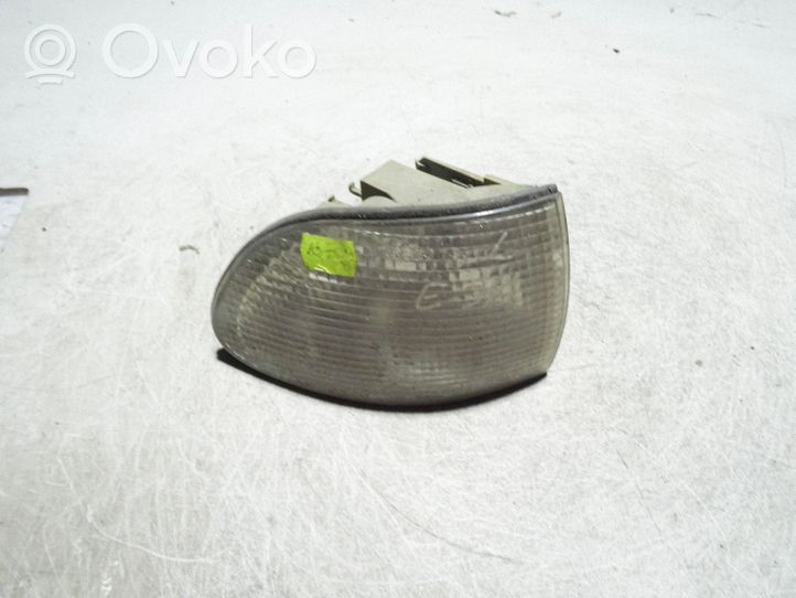 BMW 7 E38 Indicatore di direzione anteriore 9402990