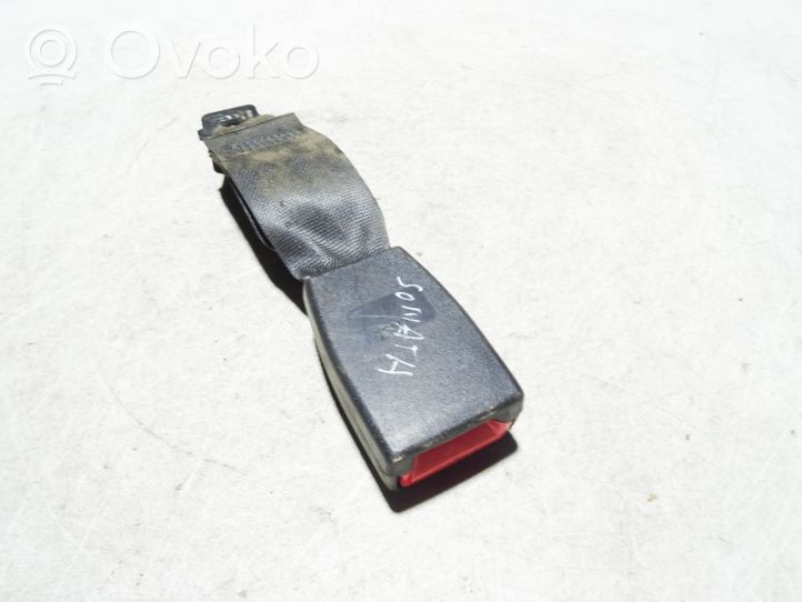 Hyundai Sonata Rear seatbelt buckle 070822