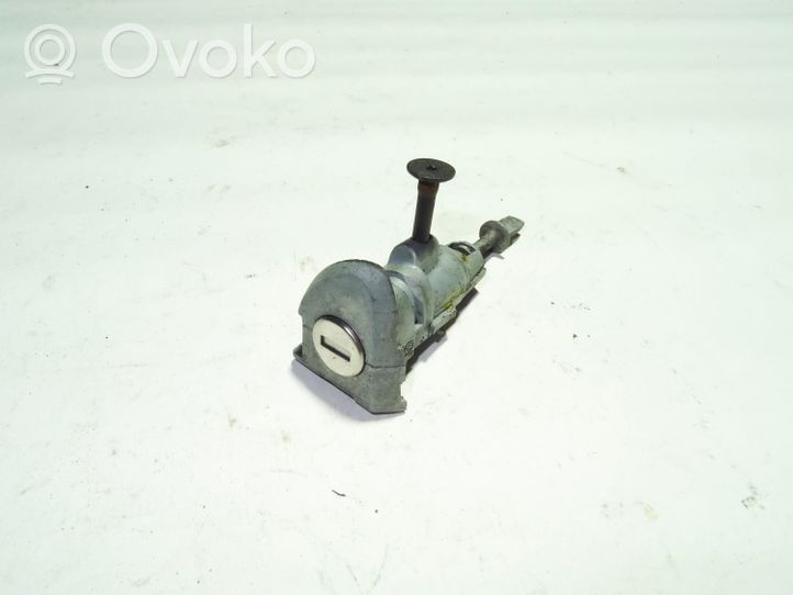 Volkswagen PASSAT B7 Front door lock (next to the handle) 3C0837167B