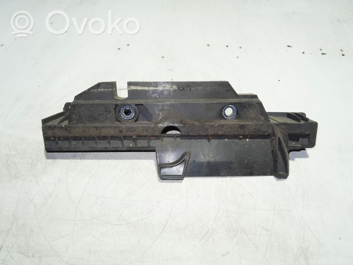 Audi A4 S4 B6 8E 8H Staffa di montaggio della batteria 8E2805229A