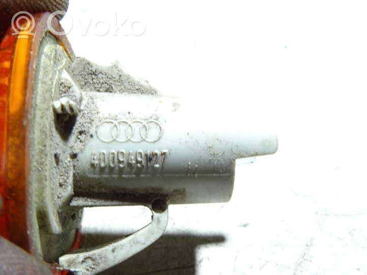 Audi A4 S4 B5 8D Indicatore di direzione del parafango anteriore 4D0949127