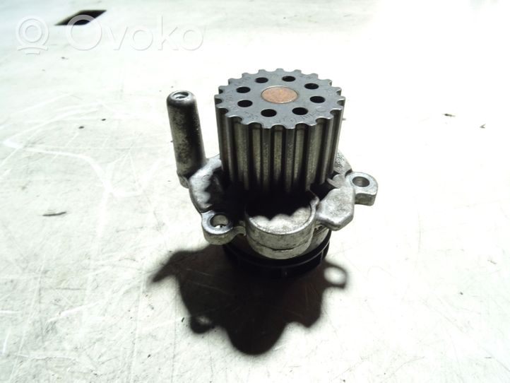 Audi A5 8T 8F Pompe de circulation d'eau 03L121031C